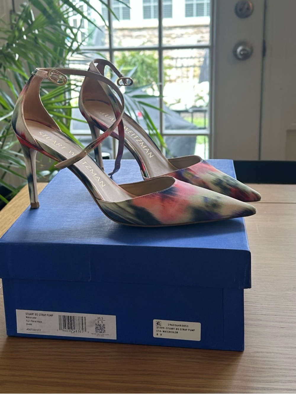 Stuart Weitzman Multicolor Floral Fabric Pointed Toe Ankle-Strap Heels. Size 8B